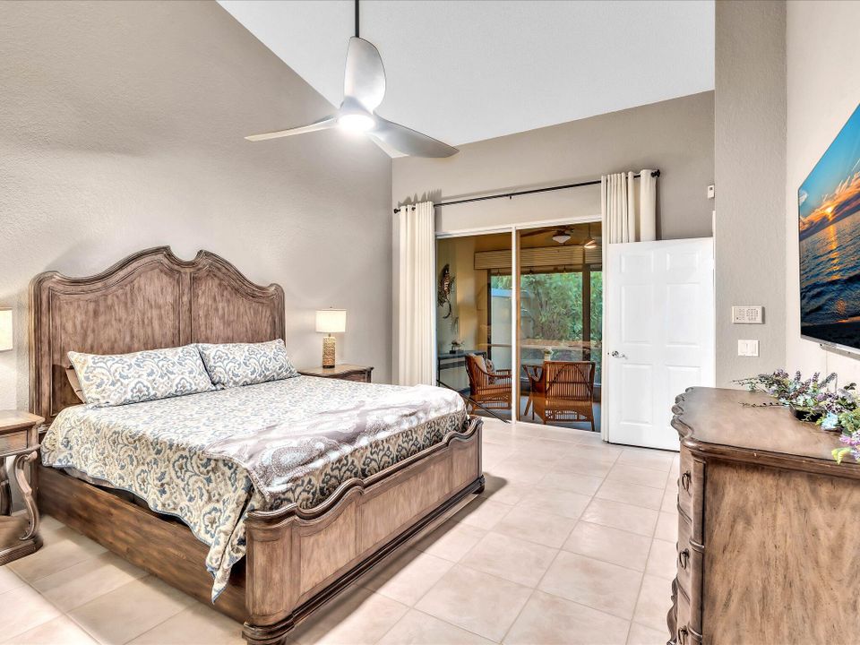 合同活跃: $9,500 (3 贝兹, 2 浴室, 2009 平方英尺)