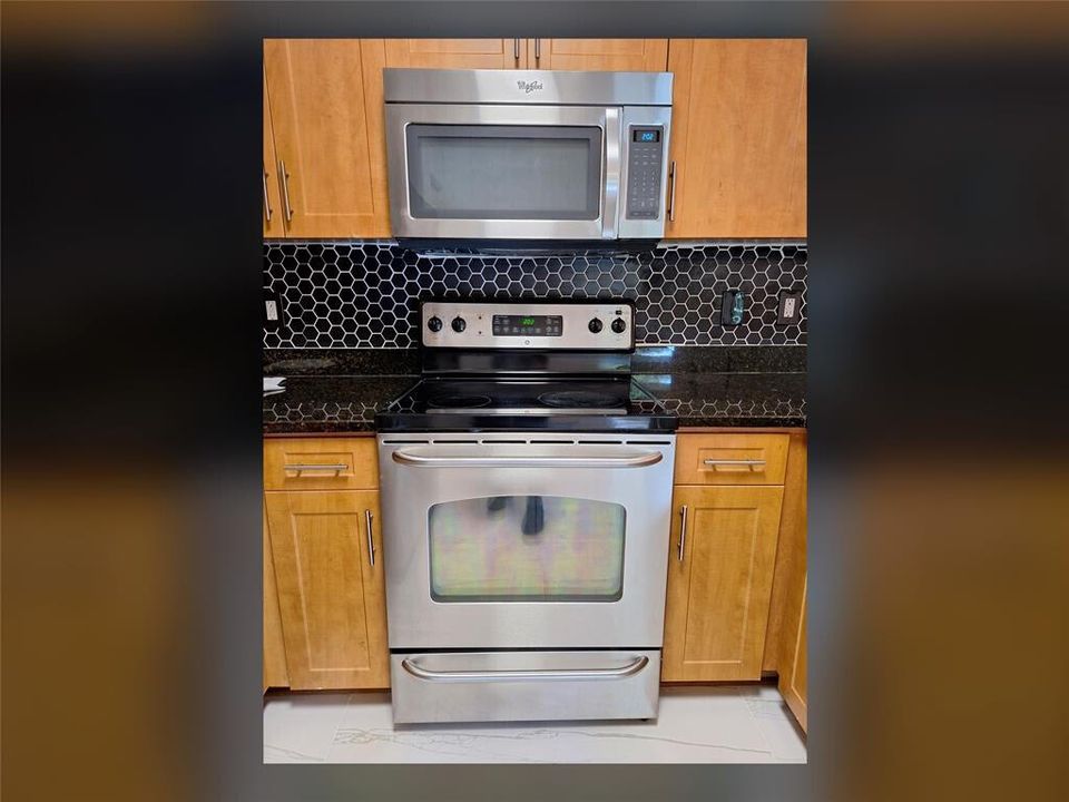 Под контрактом: $2,500 (3 спален, 2 ванн, 1493 Квадратных фут)