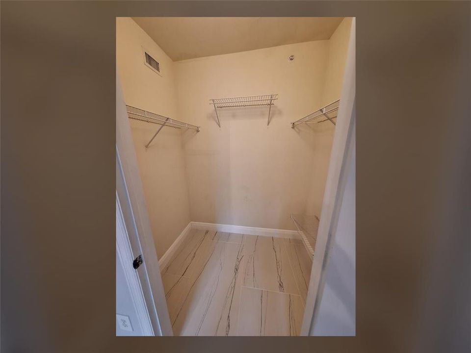 Под контрактом: $2,500 (3 спален, 2 ванн, 1493 Квадратных фут)