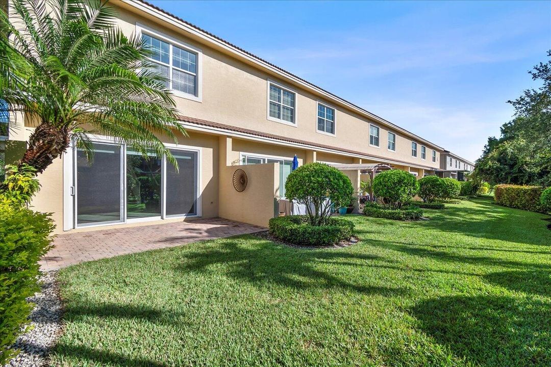 For Sale: $439,900 (3 beds, 2 baths, 1590 Square Feet)