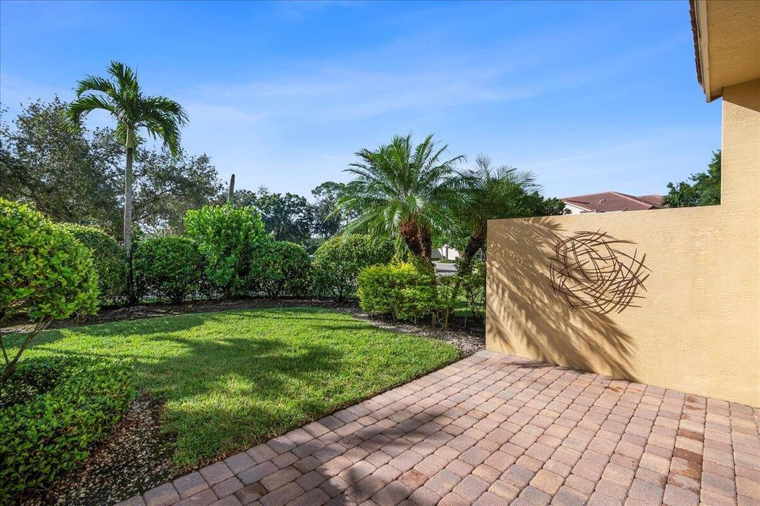 For Sale: $439,900 (3 beds, 2 baths, 1590 Square Feet)