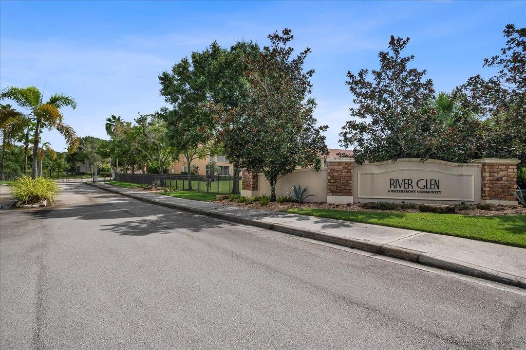 For Sale: $439,900 (3 beds, 2 baths, 1590 Square Feet)