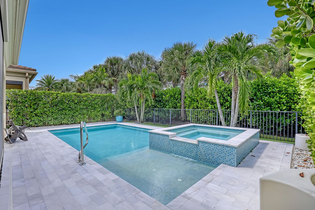 For Sale: $1,395,000 (3 beds, 2 baths, 2160 Square Feet)