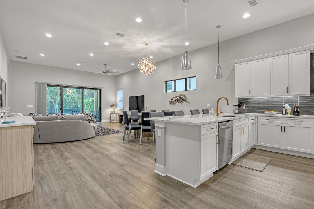 For Sale: $1,395,000 (3 beds, 2 baths, 2160 Square Feet)