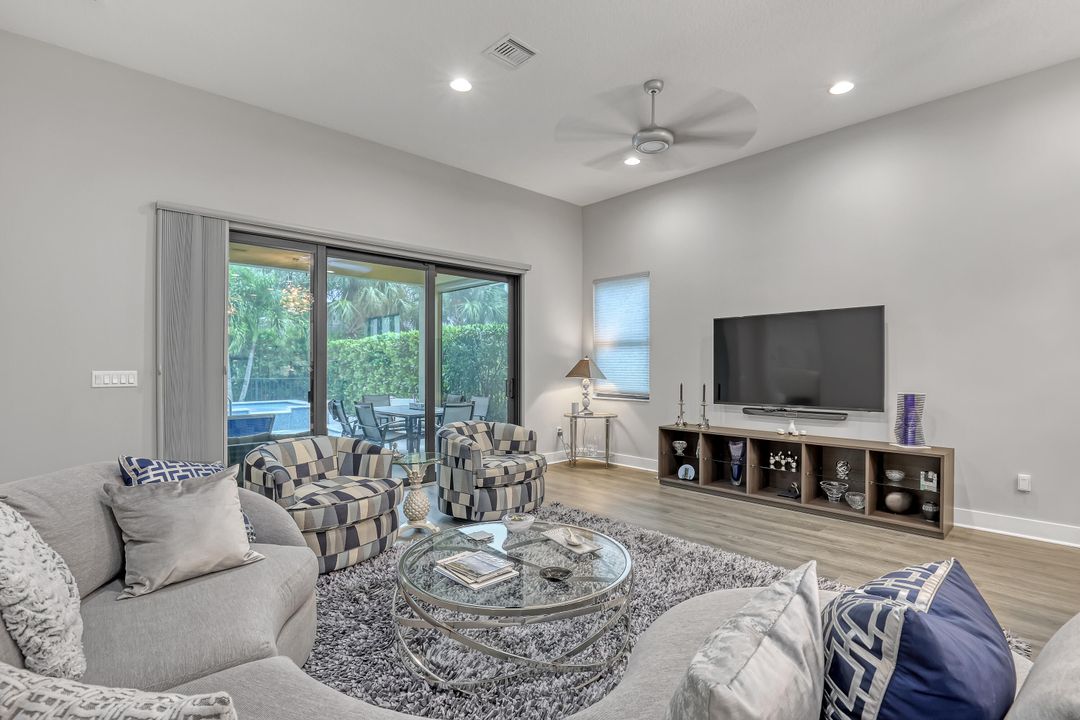 For Sale: $1,395,000 (3 beds, 2 baths, 2160 Square Feet)