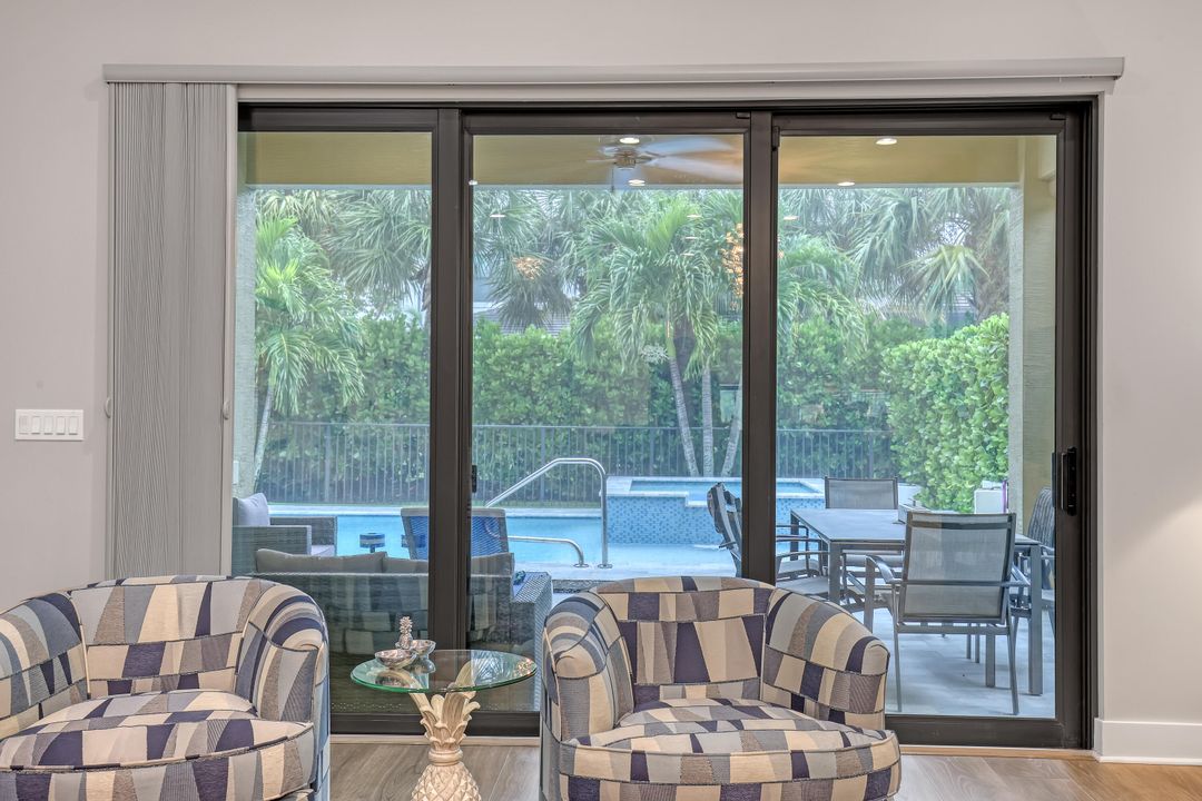 For Sale: $1,395,000 (3 beds, 2 baths, 2160 Square Feet)