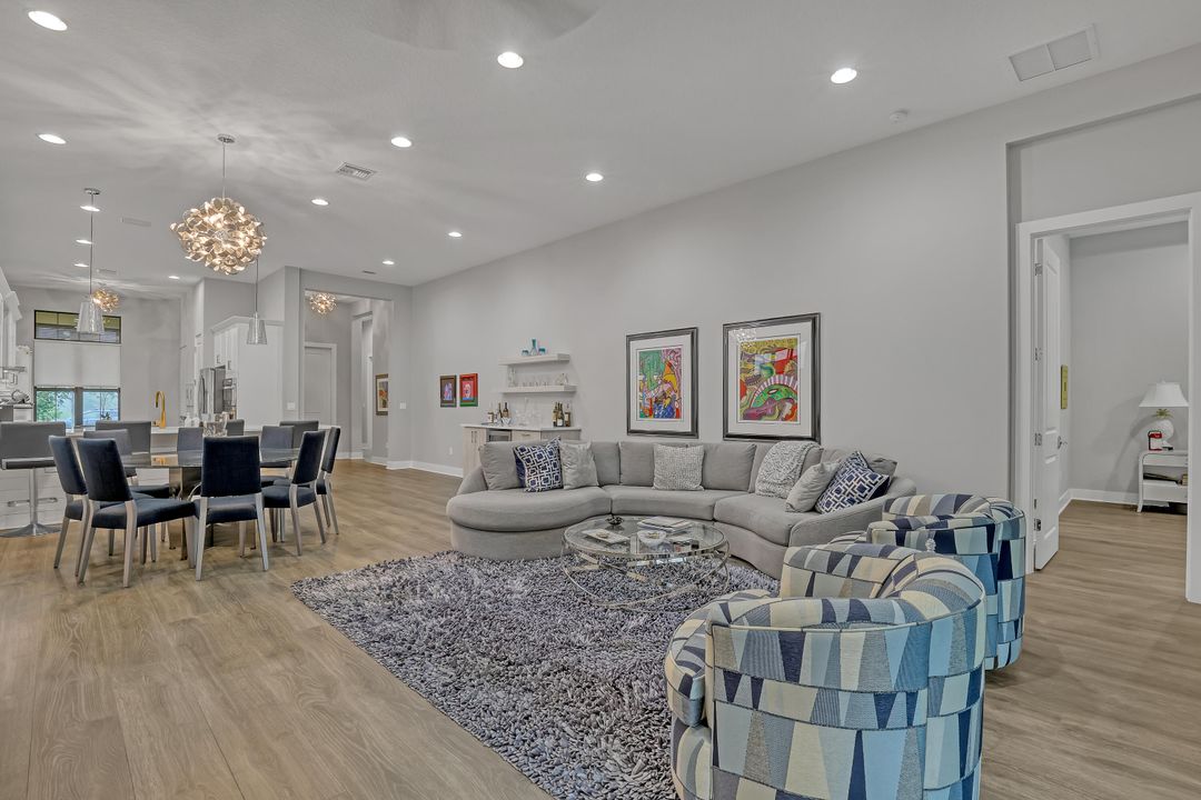 For Sale: $1,395,000 (3 beds, 2 baths, 2160 Square Feet)