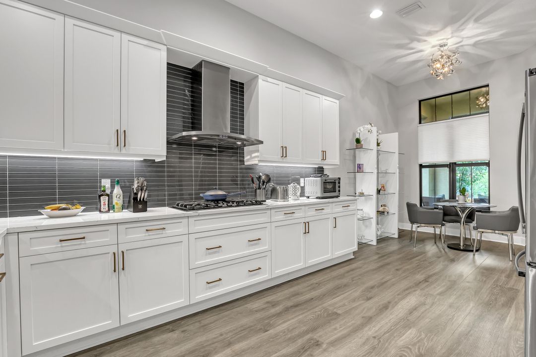 For Sale: $1,395,000 (3 beds, 2 baths, 2160 Square Feet)