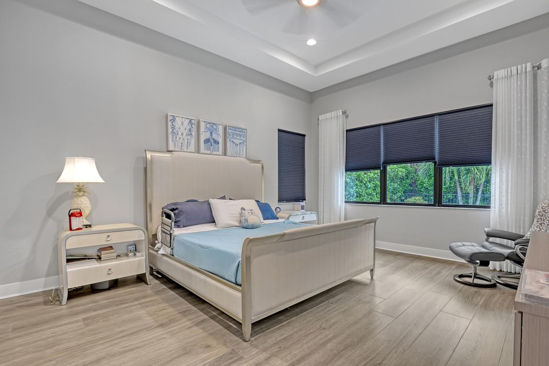 For Sale: $1,395,000 (3 beds, 2 baths, 2160 Square Feet)