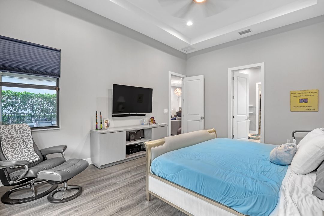 For Sale: $1,395,000 (3 beds, 2 baths, 2160 Square Feet)