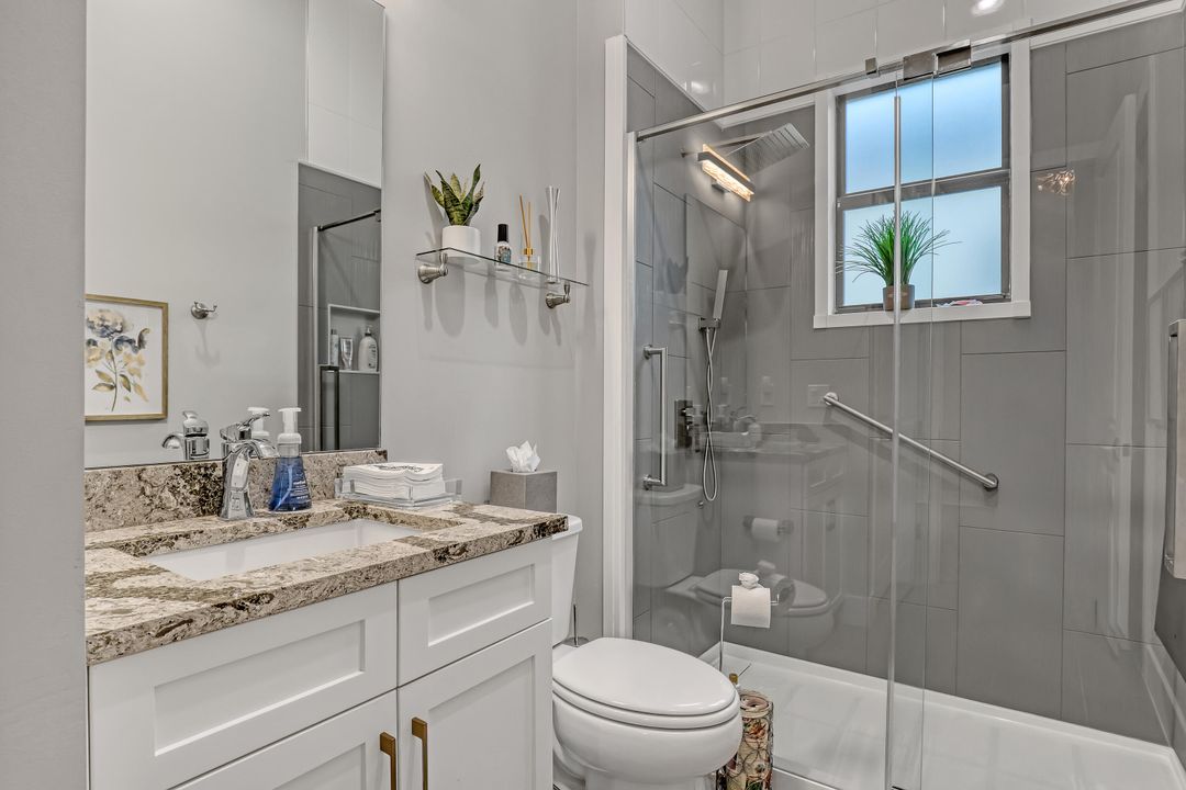 For Sale: $1,395,000 (3 beds, 2 baths, 2160 Square Feet)