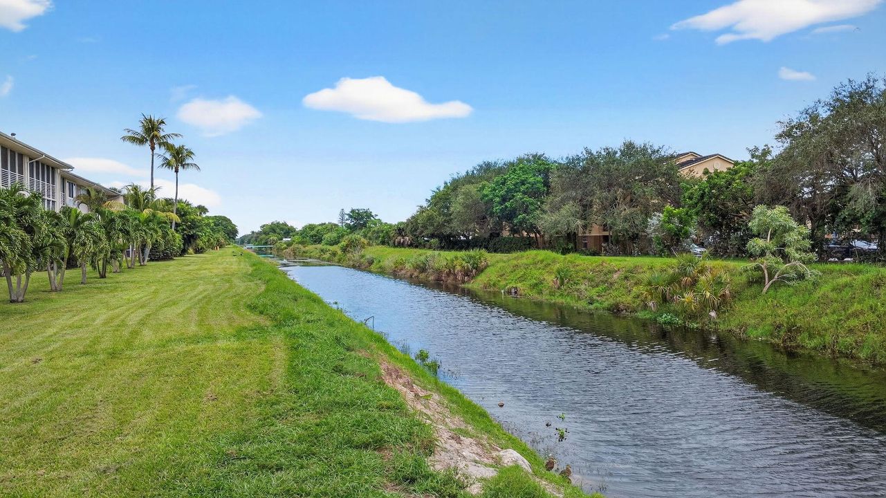 Active With Contract: $77,000 (2 beds, 2 baths, 1080 Square Feet)