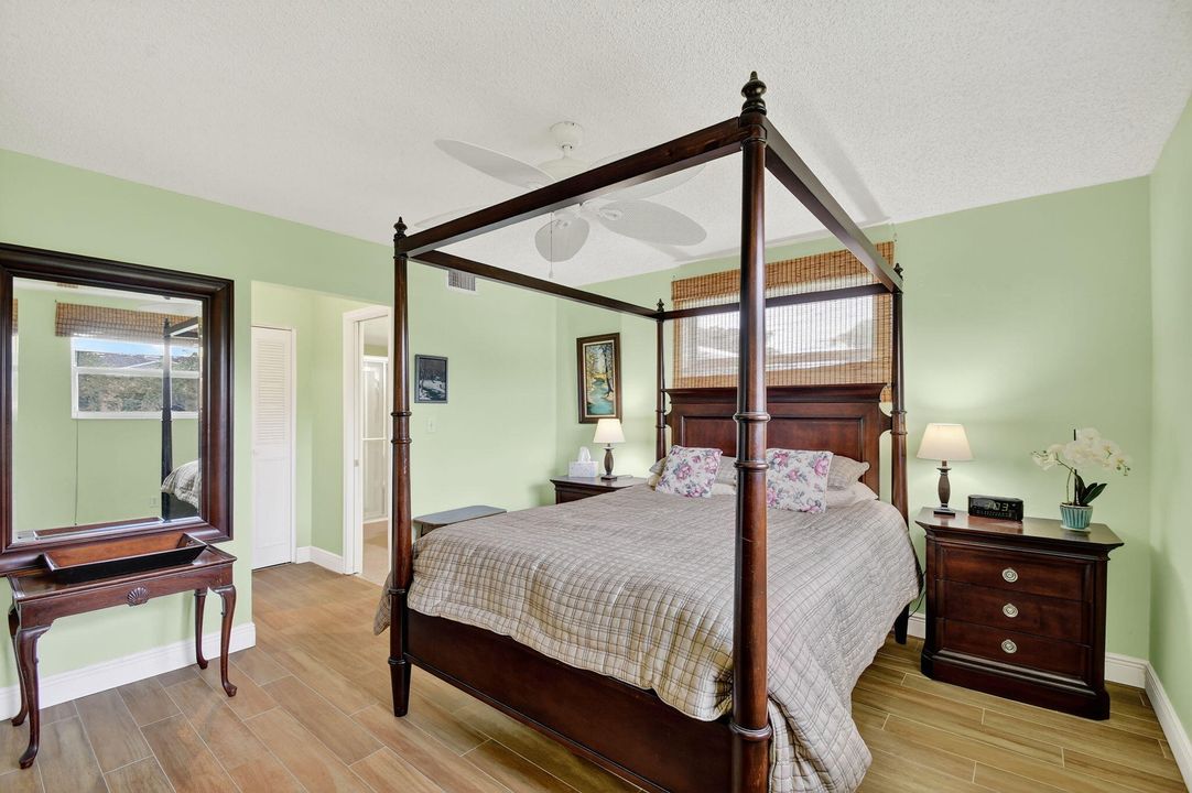 Active With Contract: $77,000 (2 beds, 2 baths, 1080 Square Feet)