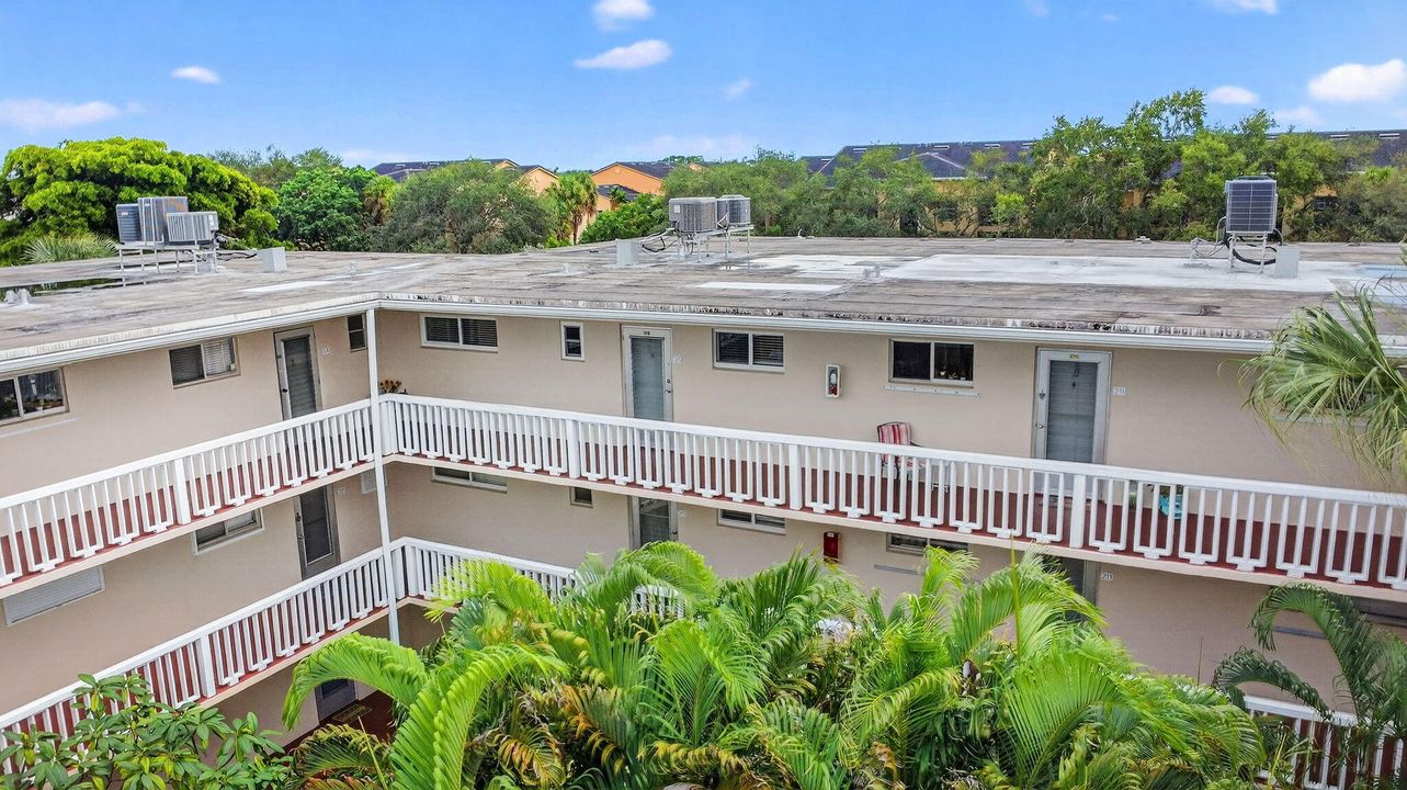 Active With Contract: $77,000 (2 beds, 2 baths, 1080 Square Feet)