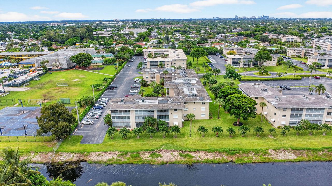 Active With Contract: $77,000 (2 beds, 2 baths, 1080 Square Feet)