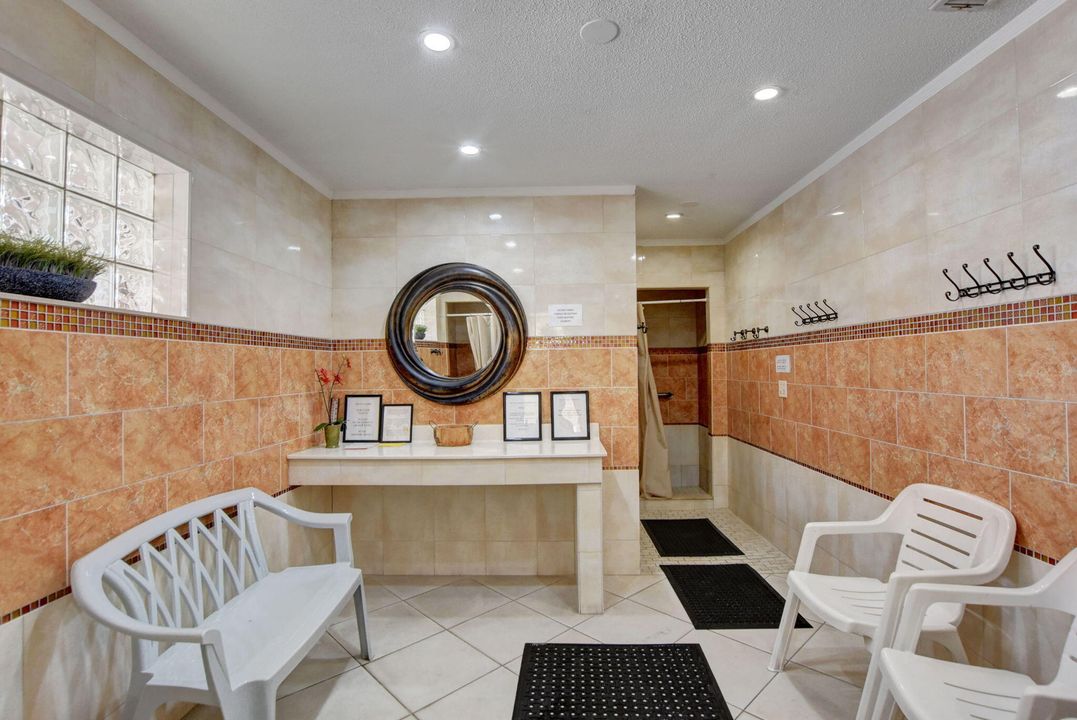 Active With Contract: $77,000 (2 beds, 2 baths, 1080 Square Feet)