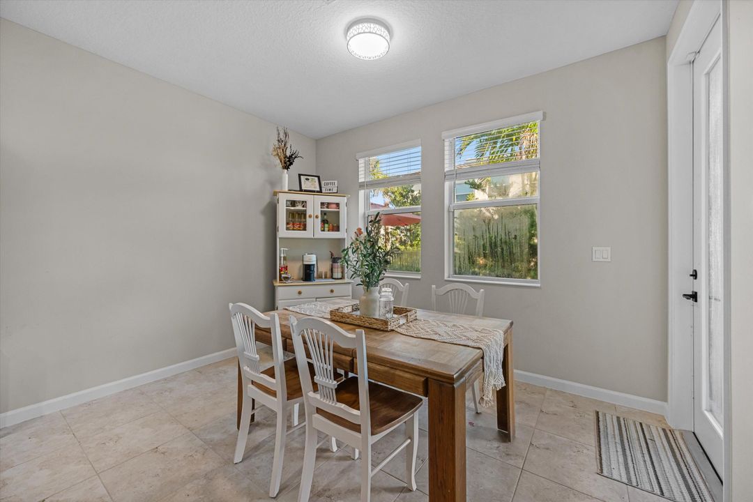 En Venta: $499,990 (3 camas, 2 baños, 2138 Pies cuadrados)