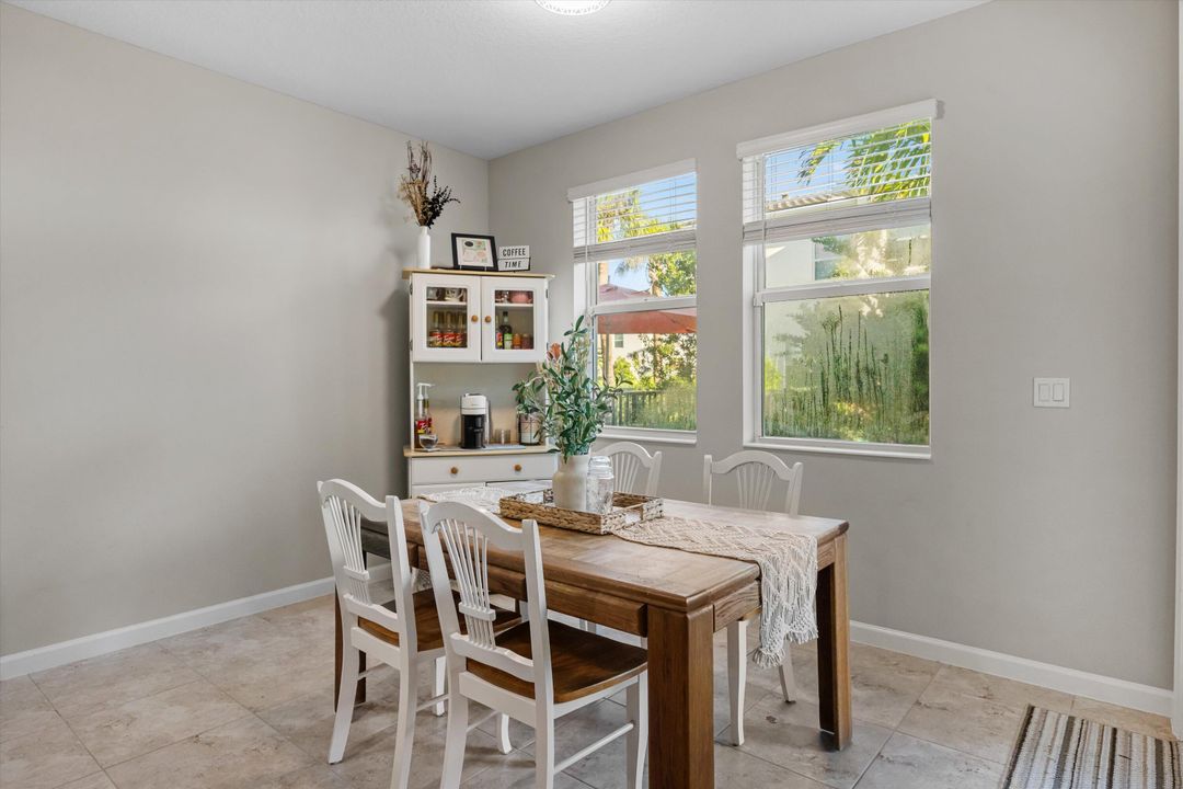 En Venta: $499,990 (3 camas, 2 baños, 2138 Pies cuadrados)