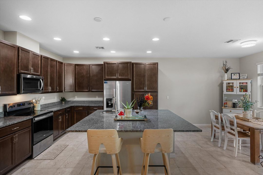 En Venta: $499,990 (3 camas, 2 baños, 2138 Pies cuadrados)