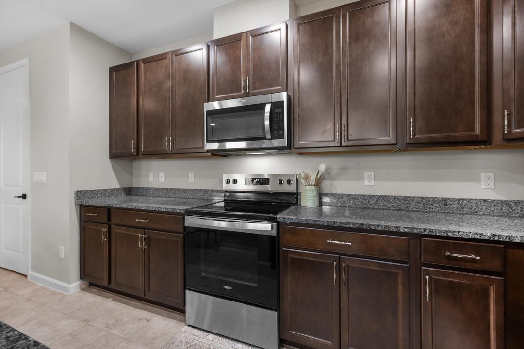 En Venta: $499,990 (3 camas, 2 baños, 2138 Pies cuadrados)