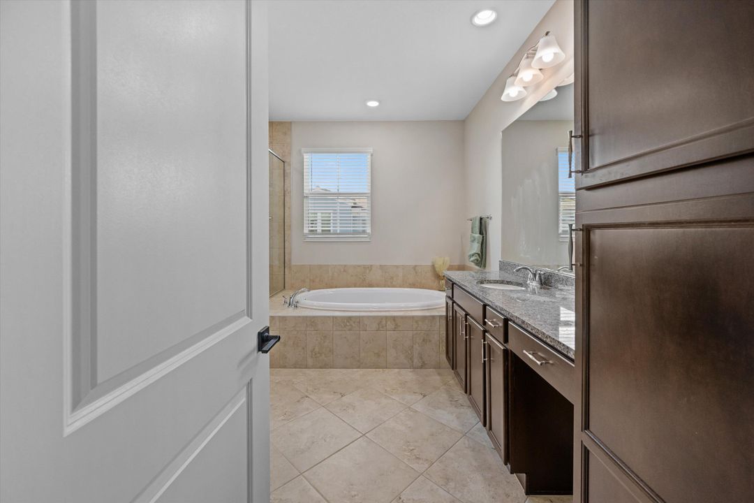 En Venta: $499,990 (3 camas, 2 baños, 2138 Pies cuadrados)