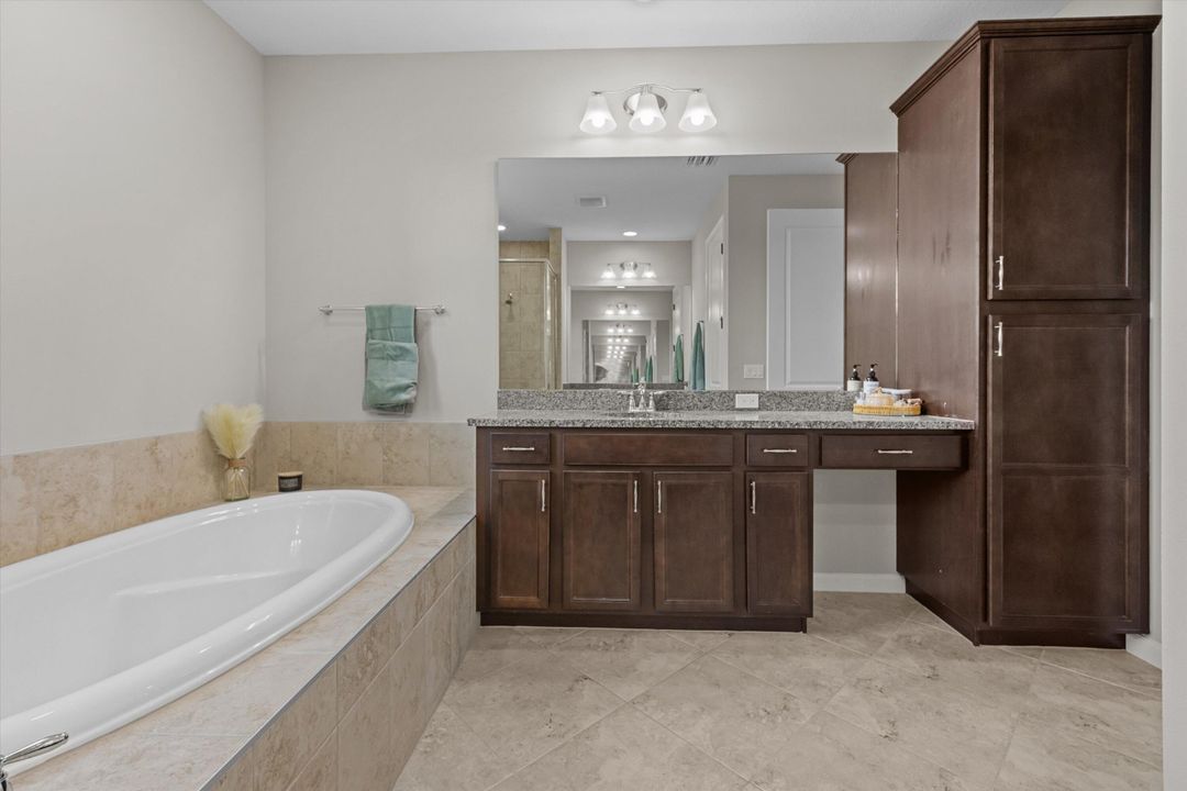 En Venta: $499,990 (3 camas, 2 baños, 2138 Pies cuadrados)