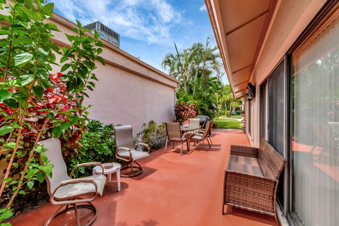 合同活跃: $4,000 (2 贝兹, 2 浴室, 1478 平方英尺)