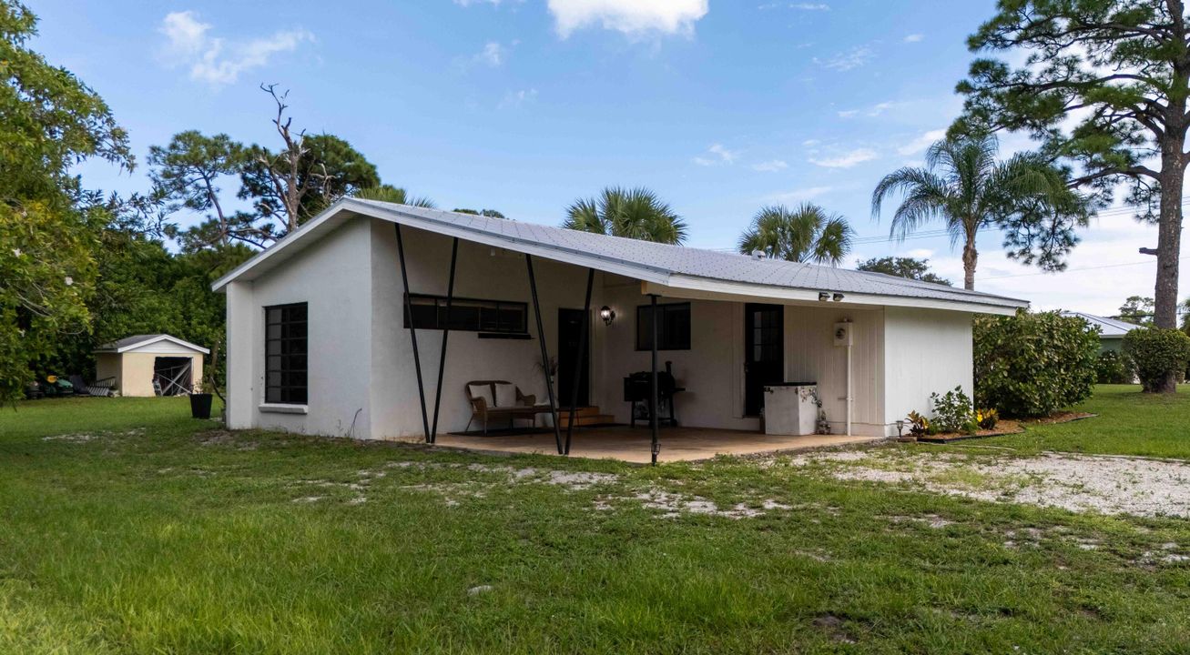 For Sale: $475,000 (3 beds, 2 baths, 1272 Square Feet)