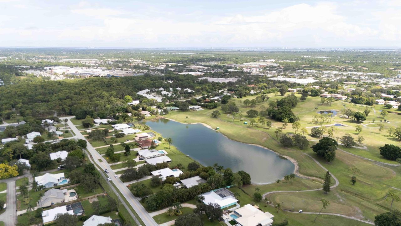 For Sale: $475,000 (3 beds, 2 baths, 1272 Square Feet)