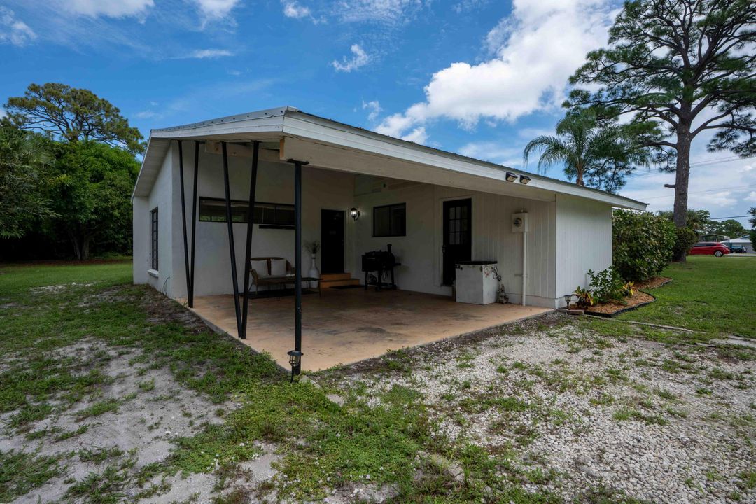 For Sale: $475,000 (3 beds, 2 baths, 1272 Square Feet)