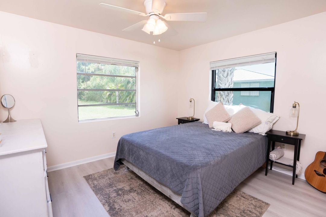 For Sale: $475,000 (3 beds, 2 baths, 1272 Square Feet)