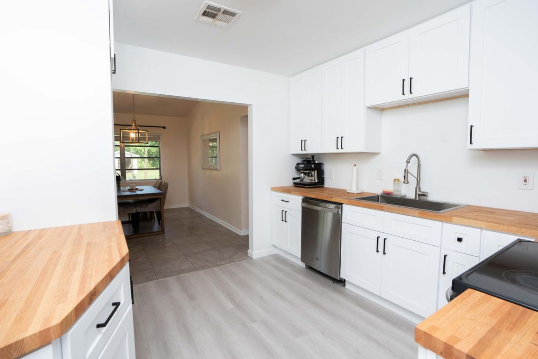 For Sale: $475,000 (3 beds, 2 baths, 1272 Square Feet)