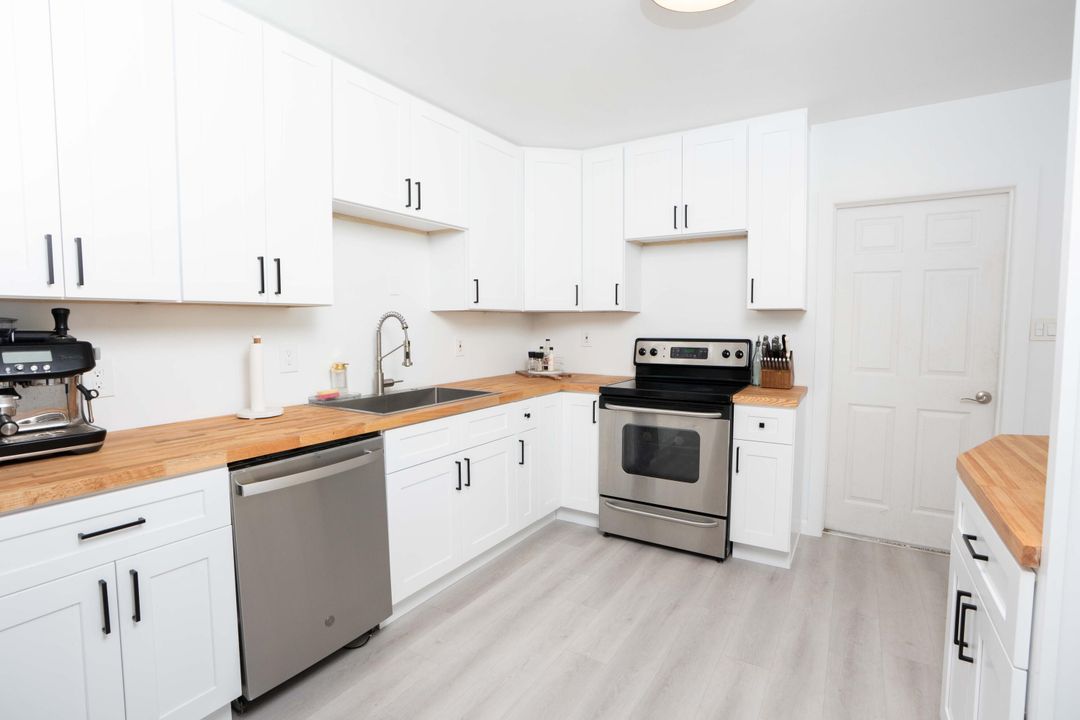 For Sale: $475,000 (3 beds, 2 baths, 1272 Square Feet)