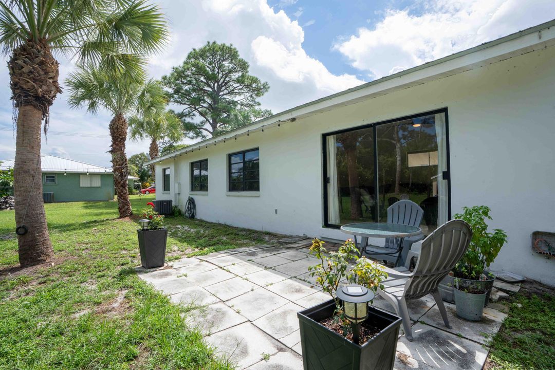 For Sale: $475,000 (3 beds, 2 baths, 1272 Square Feet)