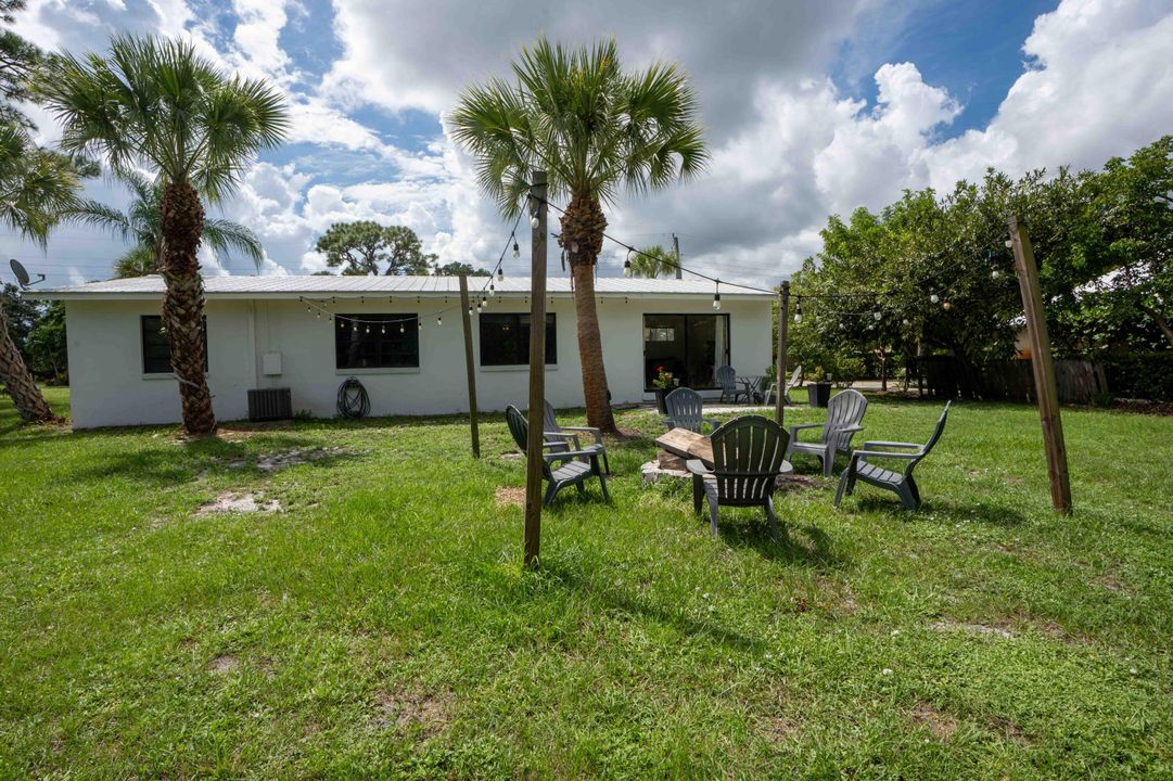 For Sale: $475,000 (3 beds, 2 baths, 1272 Square Feet)