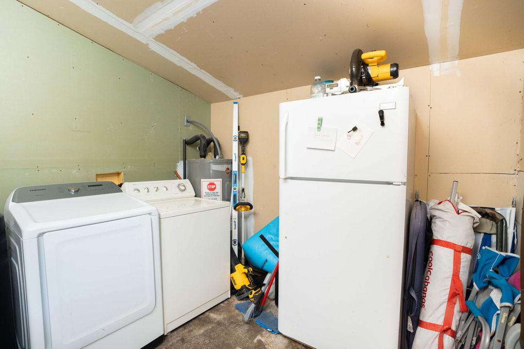 For Sale: $475,000 (3 beds, 2 baths, 1272 Square Feet)