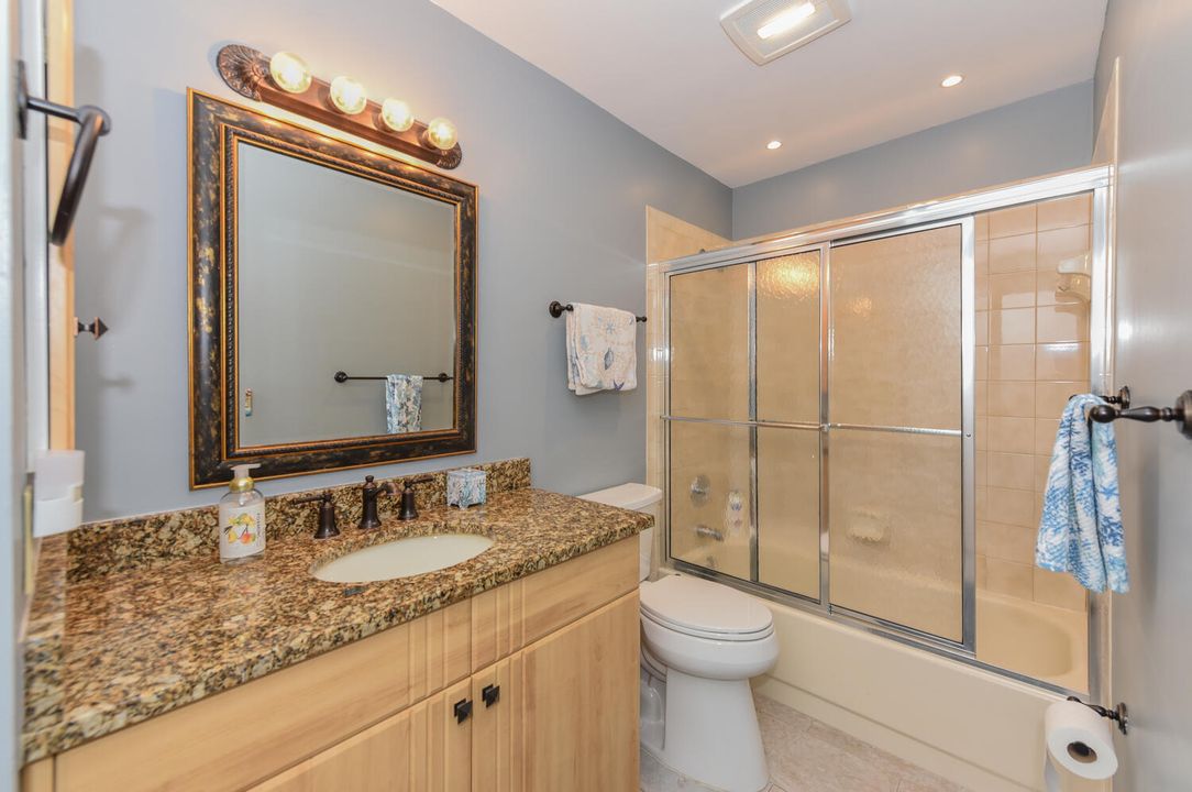 For Sale: $399,000 (2 beds, 2 baths, 1396 Square Feet)