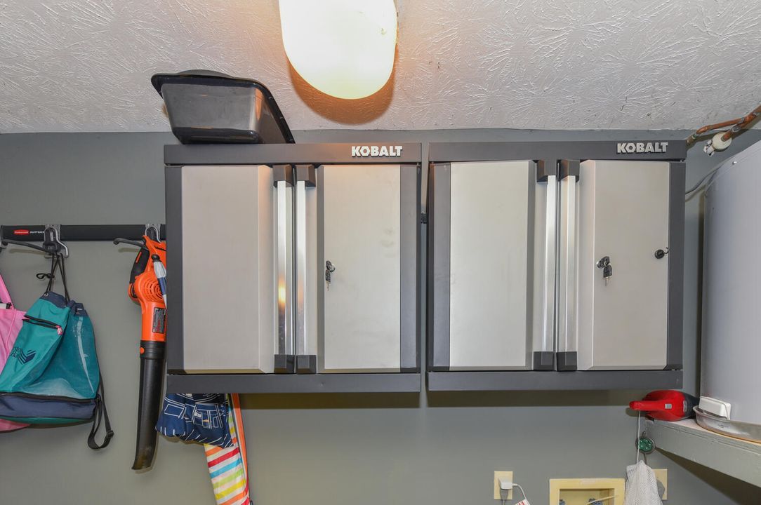 For Sale: $399,000 (2 beds, 2 baths, 1396 Square Feet)