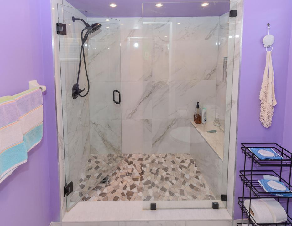 For Sale: $399,000 (2 beds, 2 baths, 1396 Square Feet)