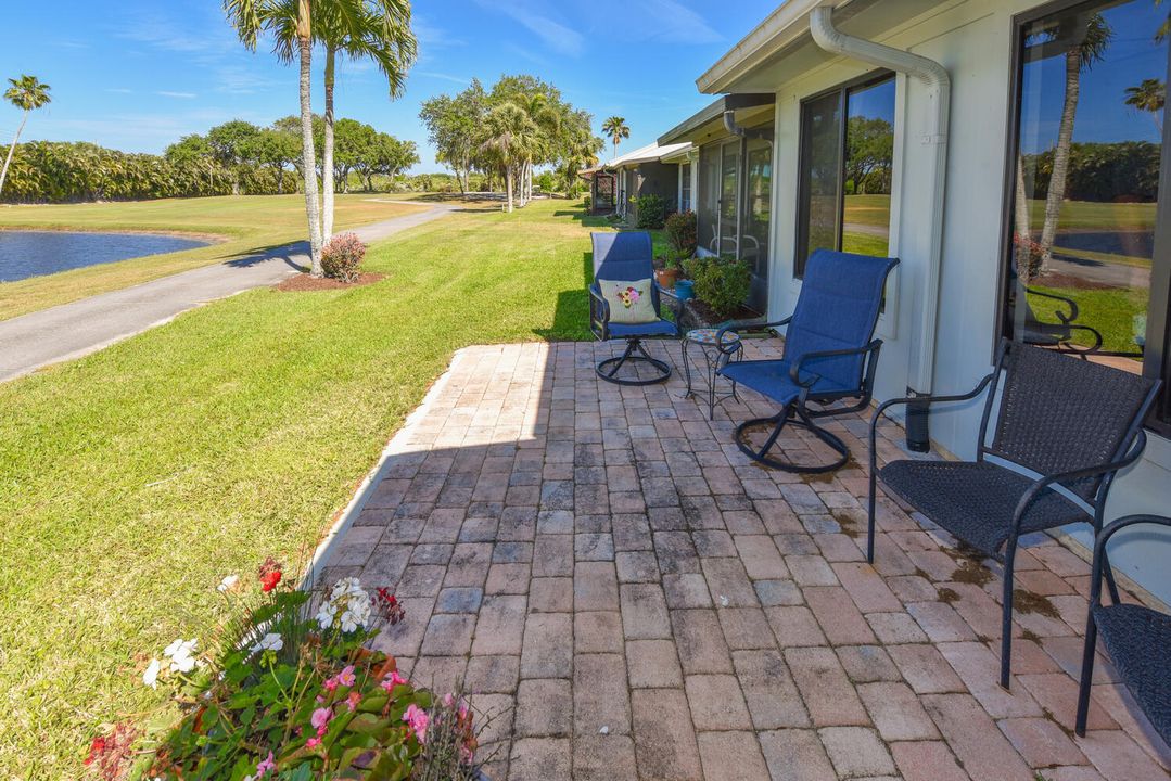 For Sale: $399,000 (2 beds, 2 baths, 1396 Square Feet)