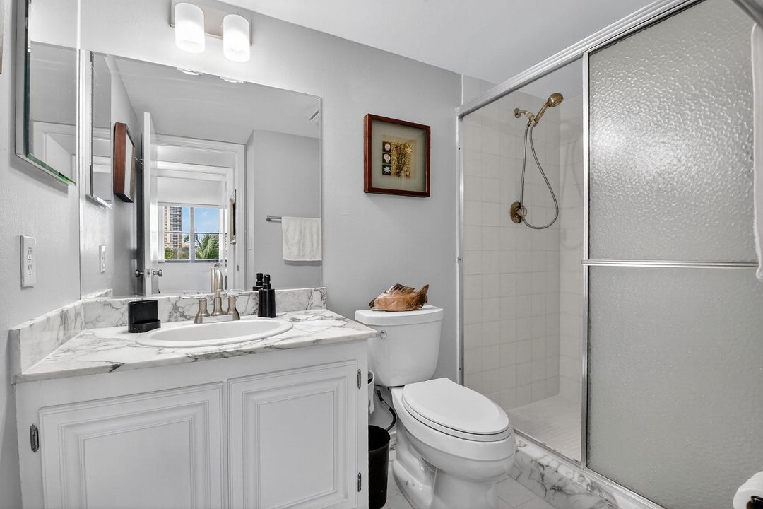 合同活跃: $4,900 (2 贝兹, 2 浴室, 1460 平方英尺)