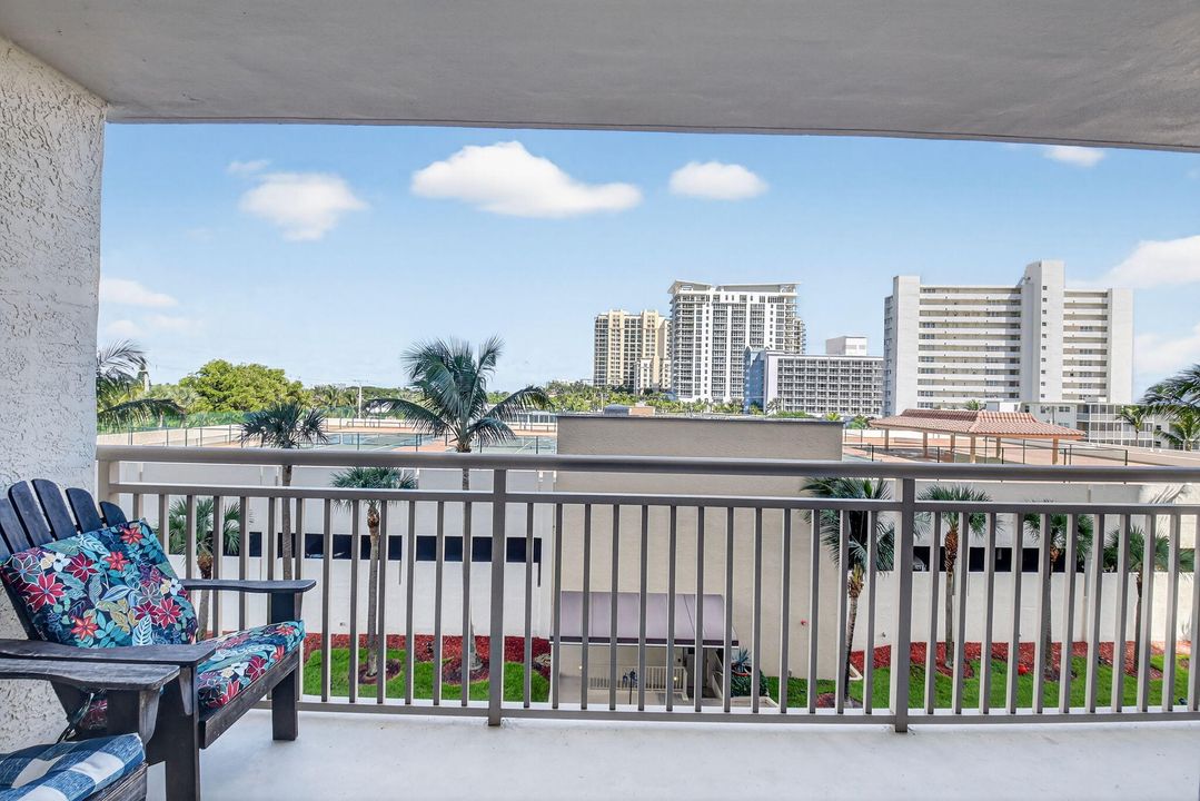 合同活跃: $4,900 (2 贝兹, 2 浴室, 1460 平方英尺)