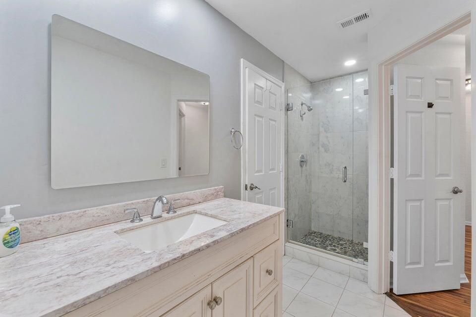 Active With Contract: $3,350 (3 beds, 2 baths, 1395 Square Feet)