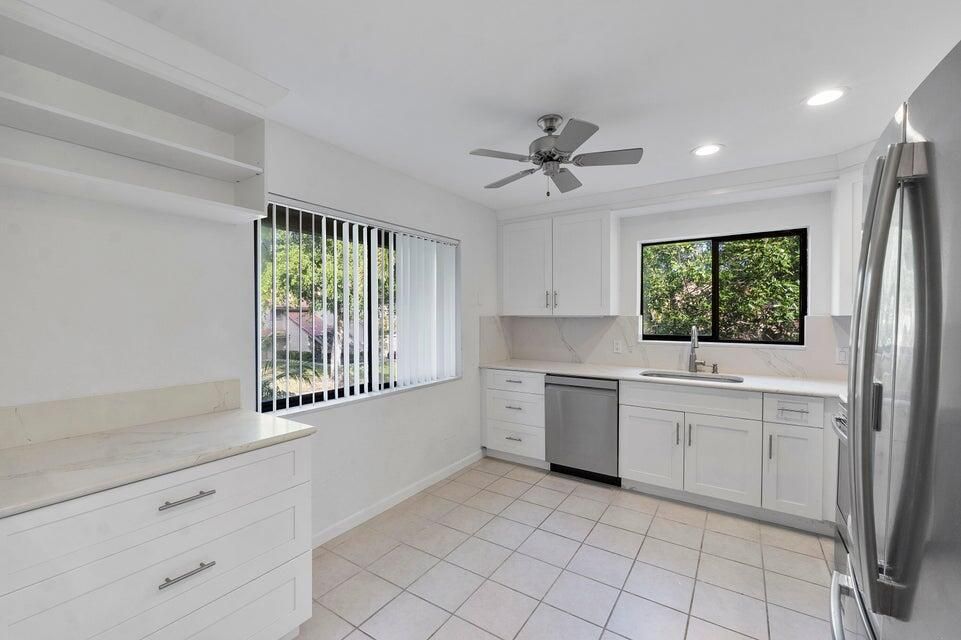 Active With Contract: $3,350 (3 beds, 2 baths, 1395 Square Feet)