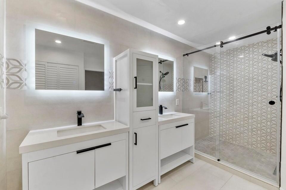 Active With Contract: $3,350 (3 beds, 2 baths, 1395 Square Feet)