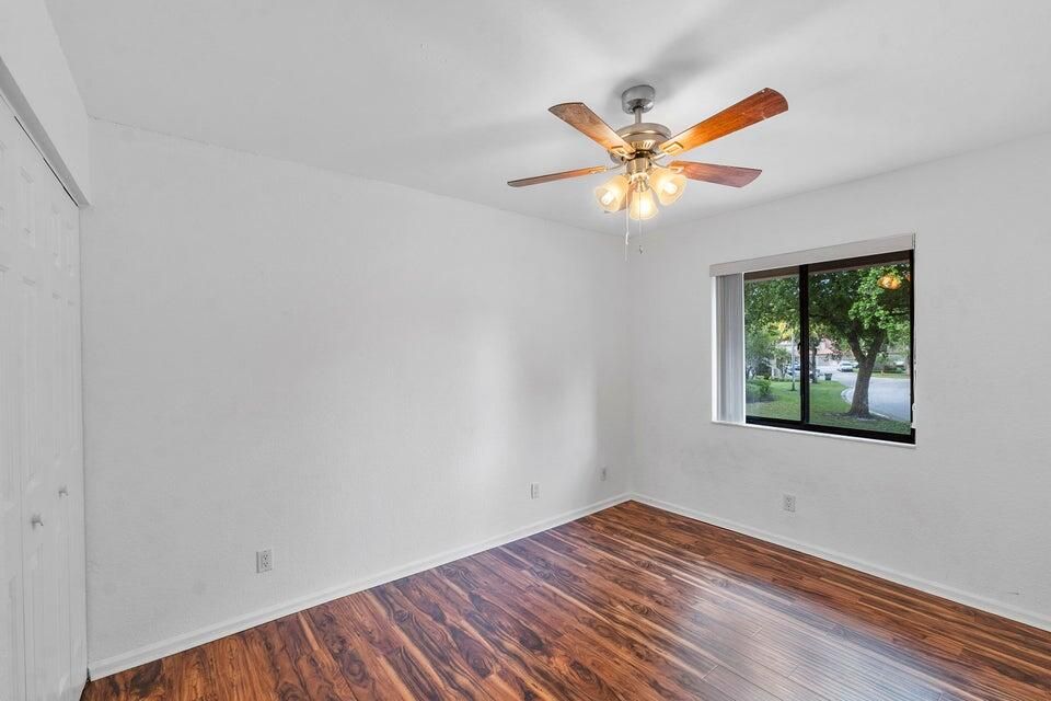 Active With Contract: $3,350 (3 beds, 2 baths, 1395 Square Feet)