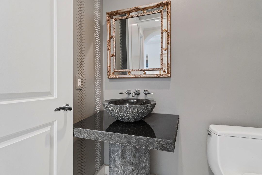 На продажу: $4,300,000 (5 спален, 6 ванн, 4489 Квадратных фут)