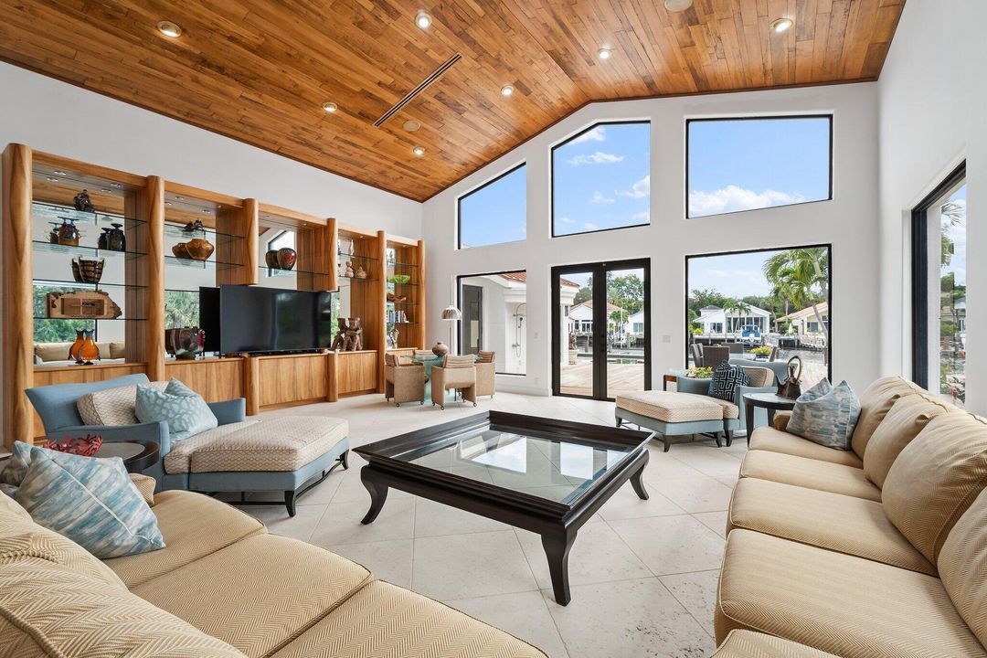 На продажу: $4,300,000 (5 спален, 6 ванн, 4489 Квадратных фут)