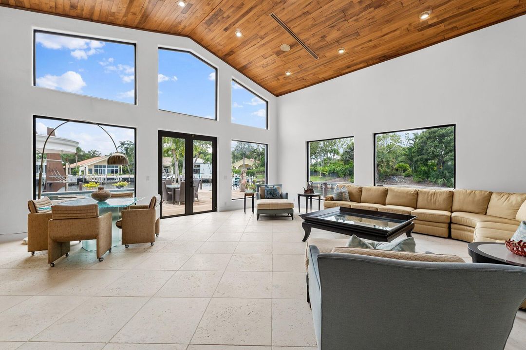 На продажу: $4,300,000 (5 спален, 6 ванн, 4489 Квадратных фут)