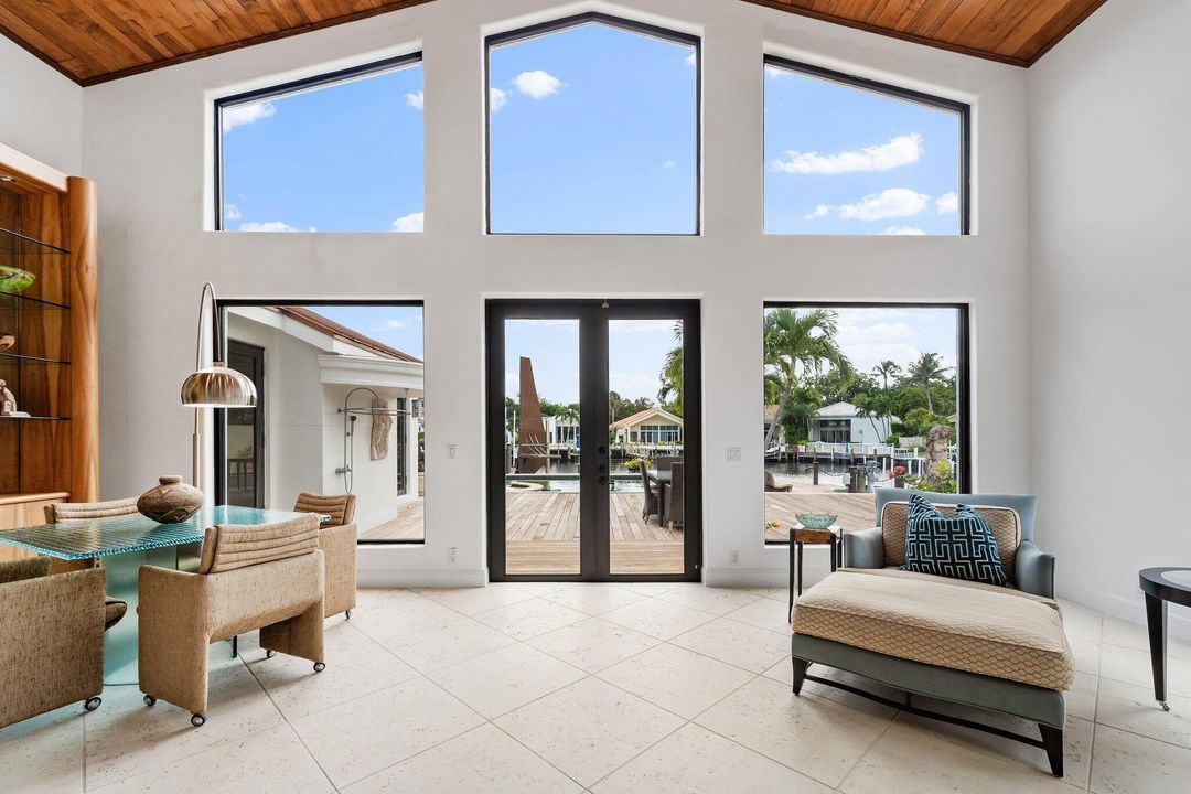 На продажу: $4,300,000 (5 спален, 6 ванн, 4489 Квадратных фут)